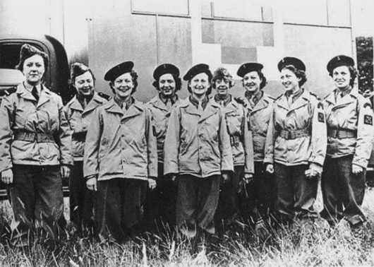 Les 9 Marinettes en novembre 1944