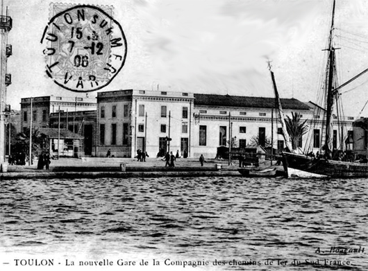 L’imposante gare du sud est ouverte en 1905 (ligne du littoral de Toulon à Saint-Raphaël)