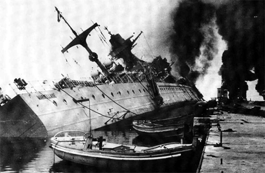 En 1942, près de 90 navires français se sabordent à Toulon pour ne pas tomber aux mains de l’ennemi.